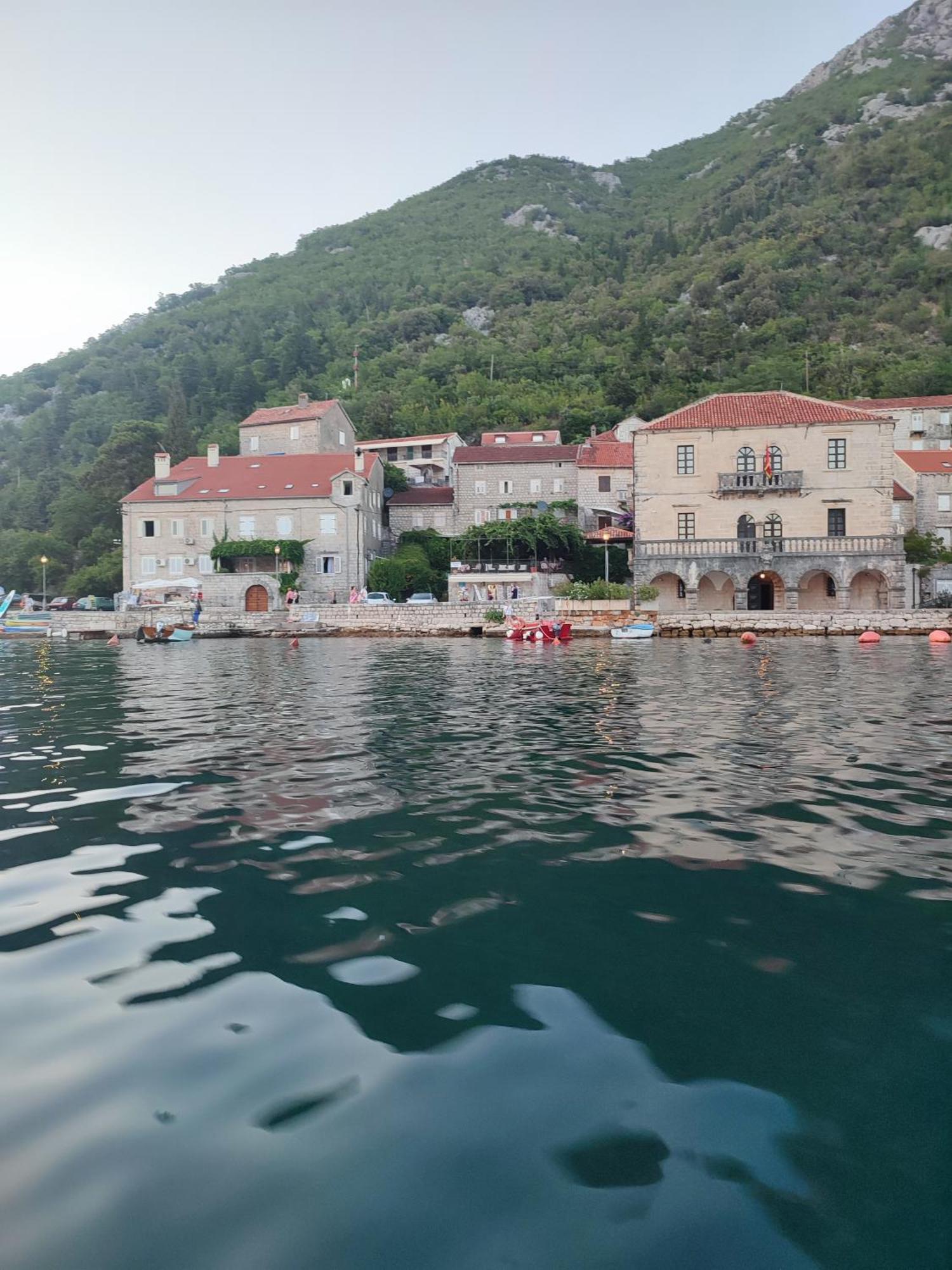 Guesthouse Zmukic Perast Zewnętrze zdjęcie