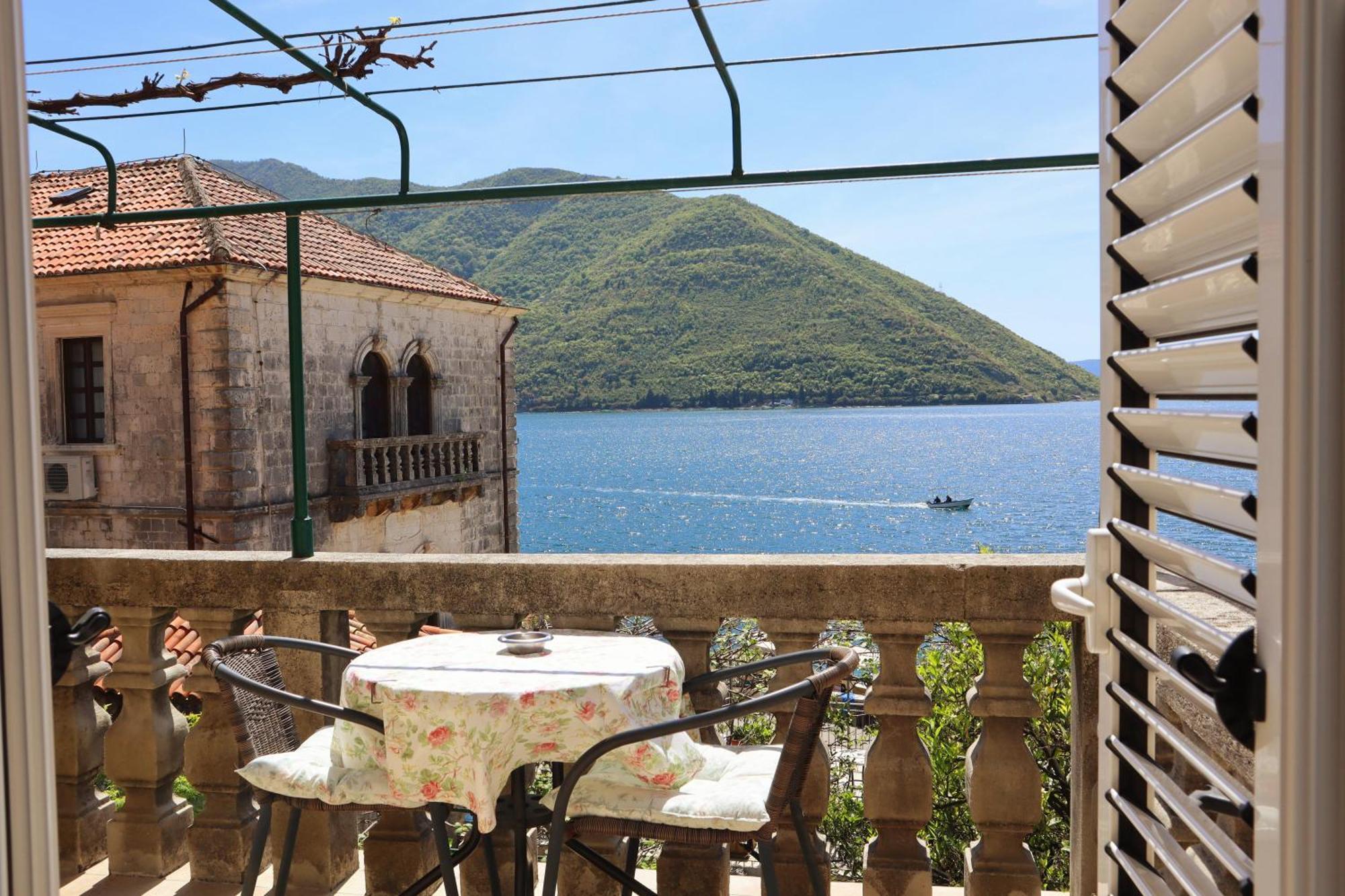 Guesthouse Zmukic Perast Pokój zdjęcie